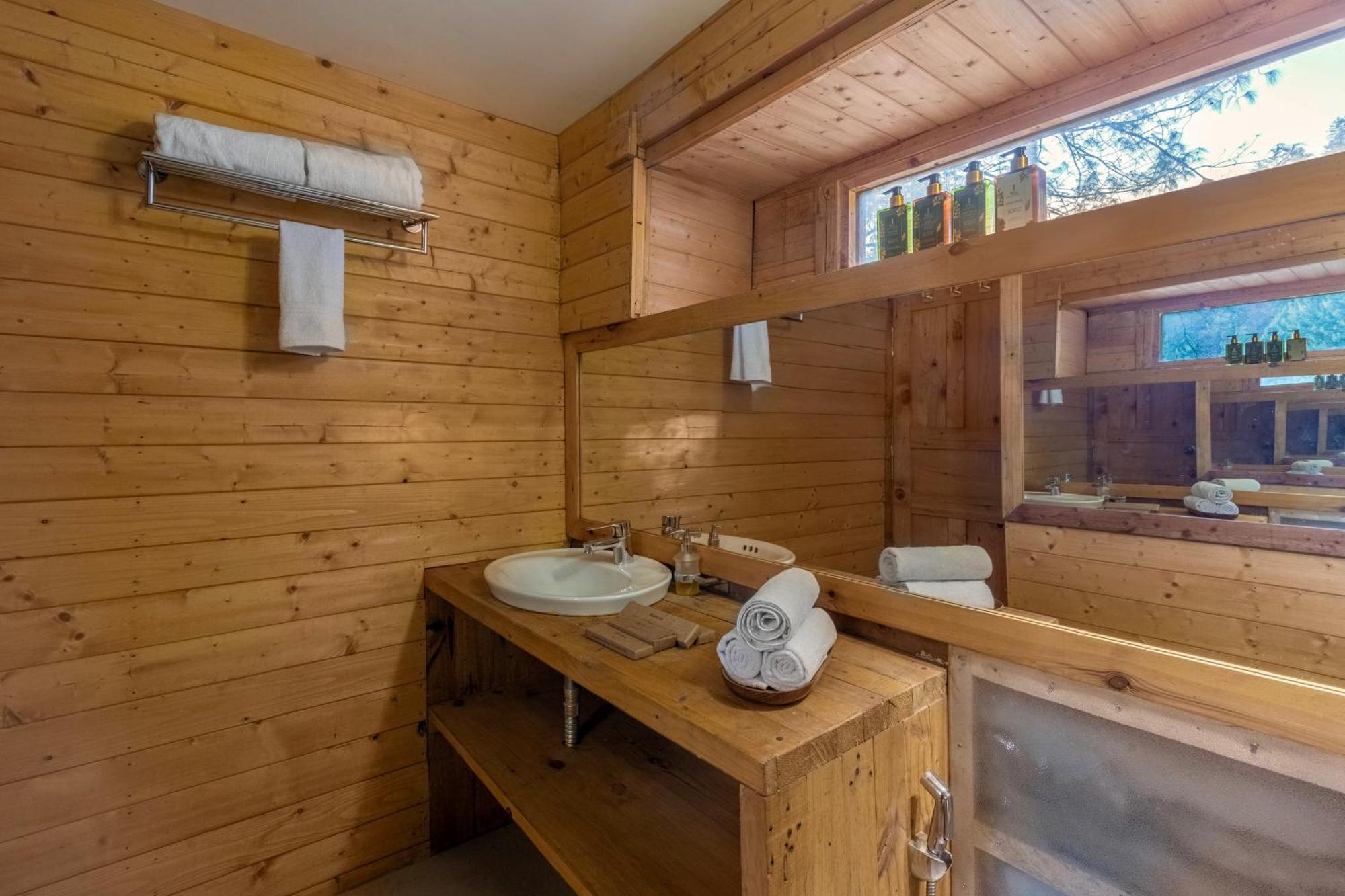 Elivaas 1 Bhk Premium Cottage With Sauna - Everly Shimla Bagian luar foto