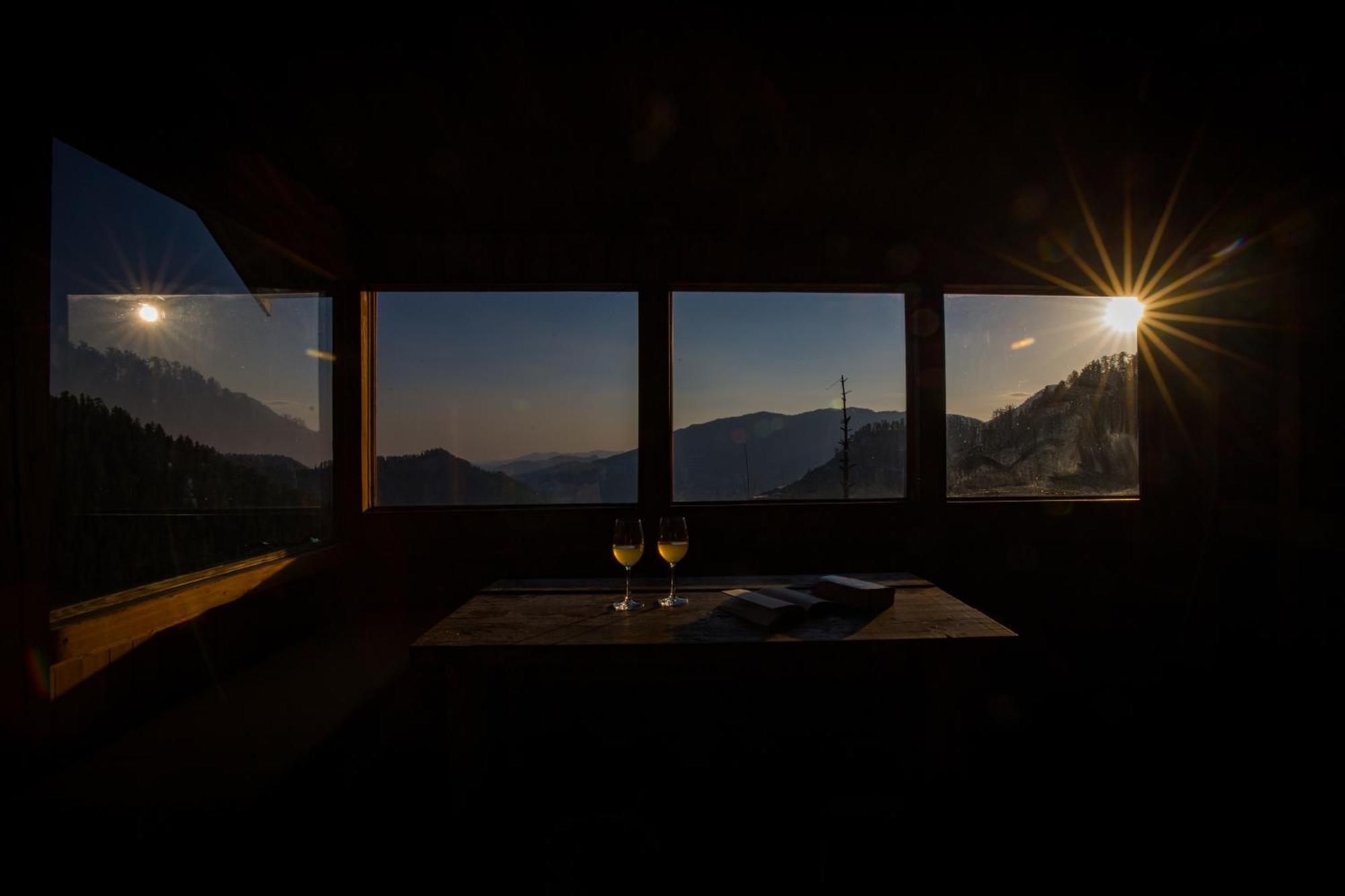 Elivaas 1 Bhk Premium Cottage With Sauna - Everly Shimla Bagian luar foto